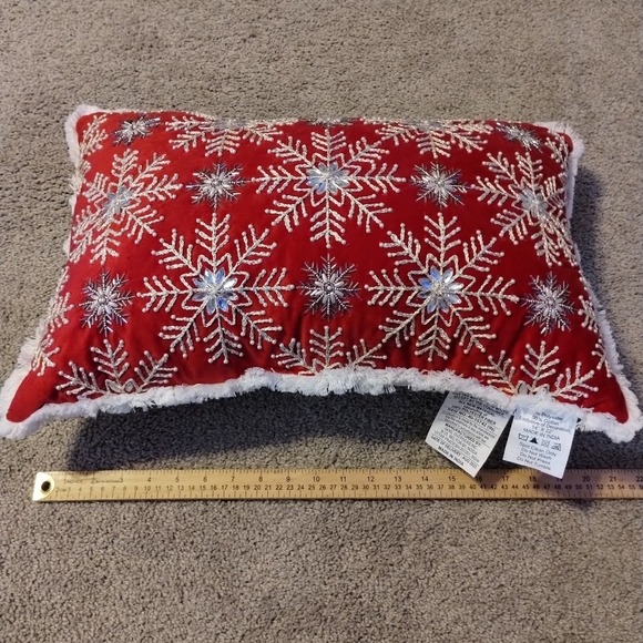 Velvet snowflake chocolate decor pillow - Picture 1 of 5